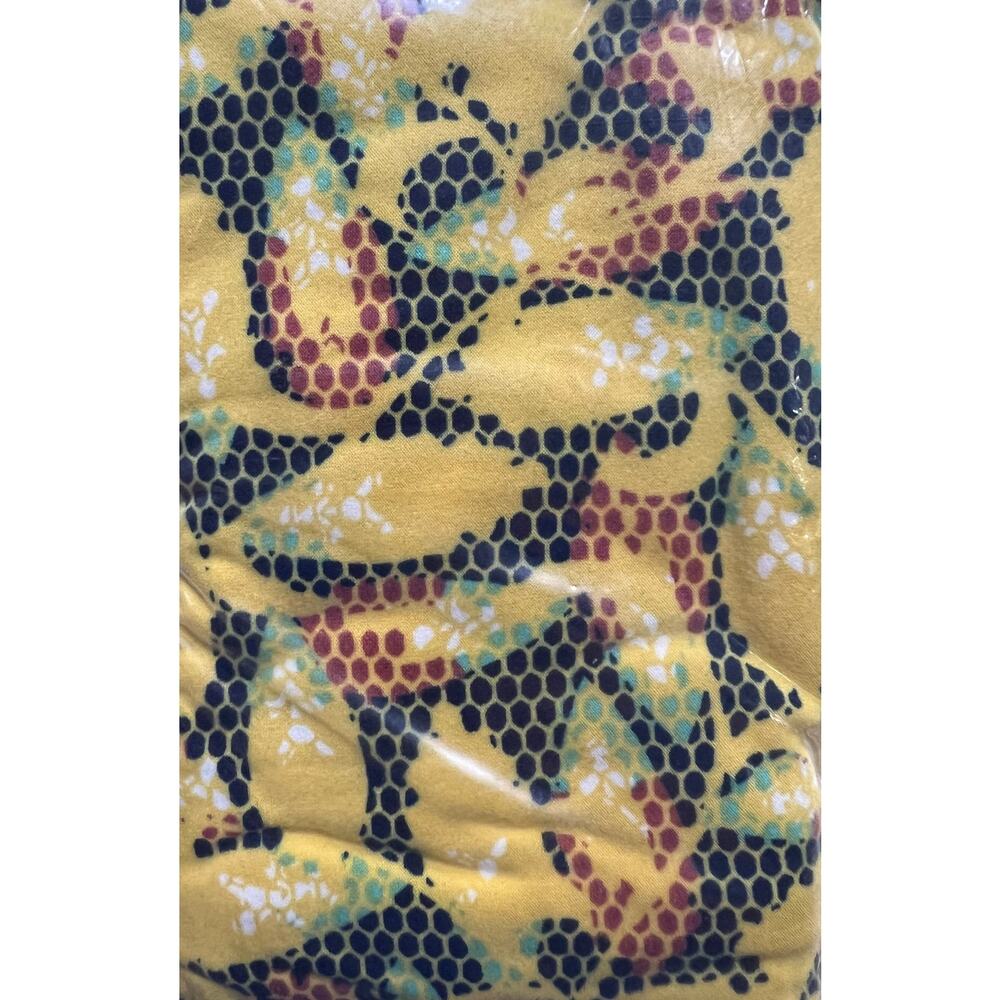 TC LuLaRoe leggings. Fits sizes 10/12-18/20‎